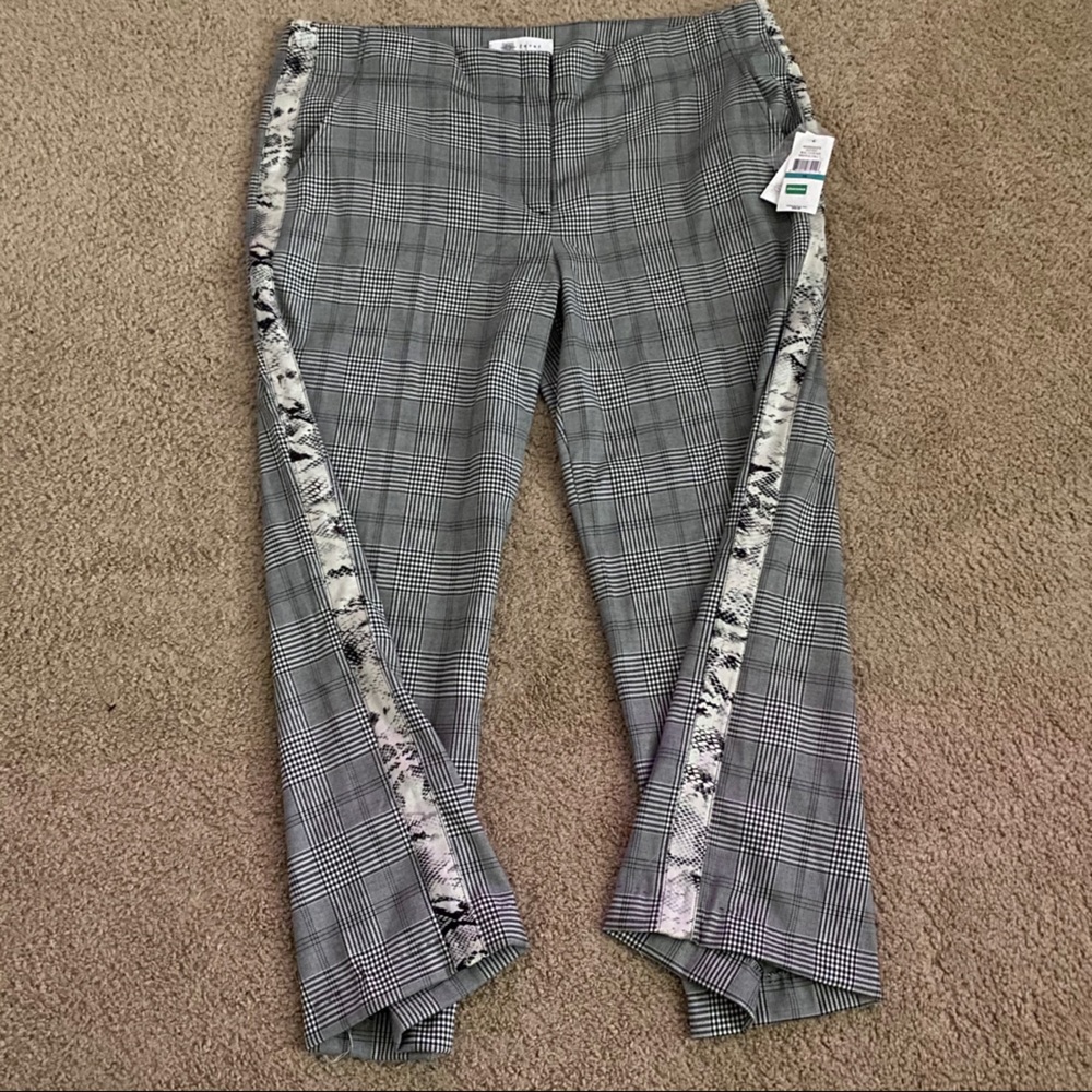 Martha Stewart’s women’s plaid trim pants!